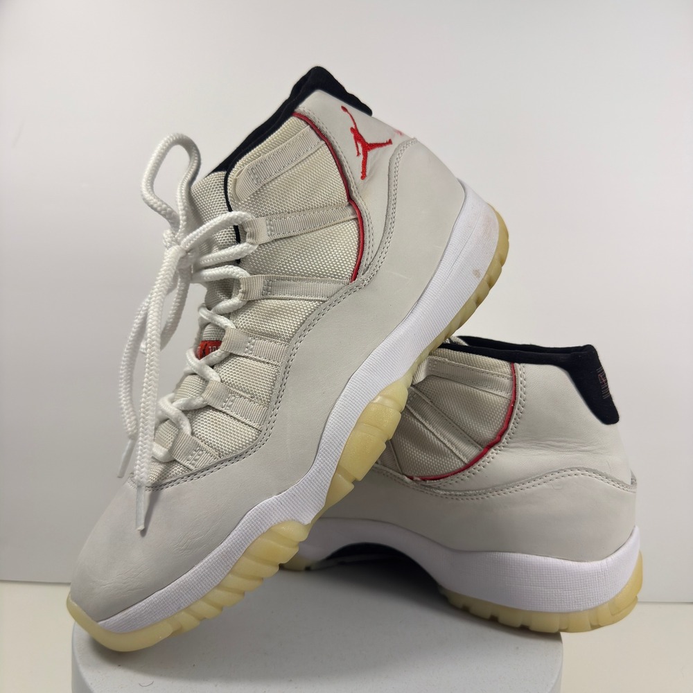 Nike Jordan Men Sneakers Leather Retro Basketball White Red Size 10.5 Low Top